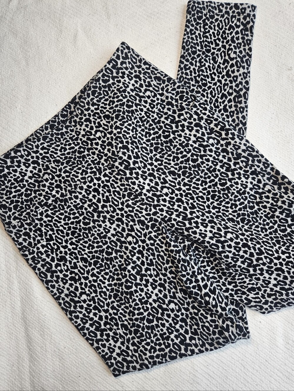 Black & White Leopard Print Stretch Skirt